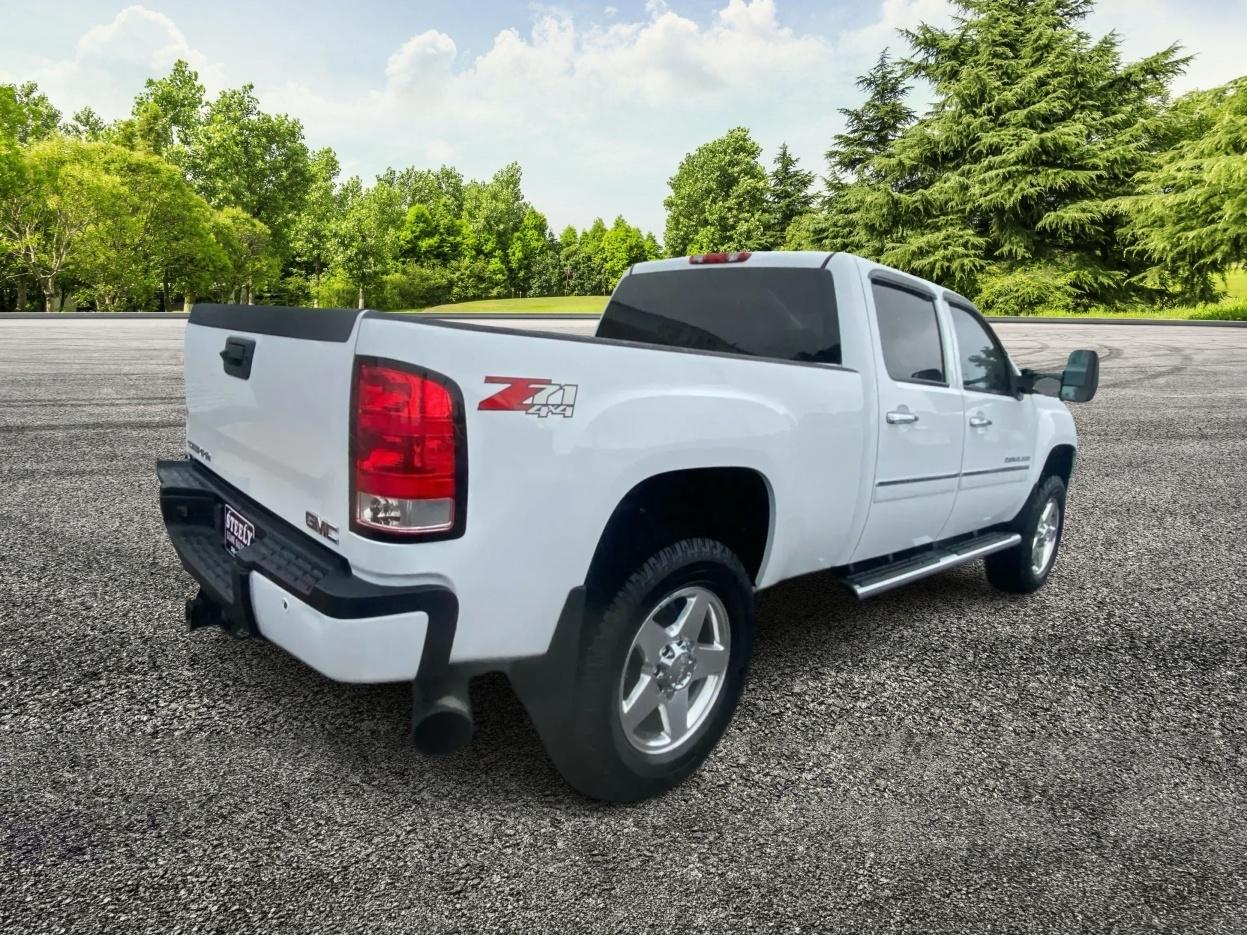 GMC Sierra 2500HD Denali Crew Cab 4WD 2014