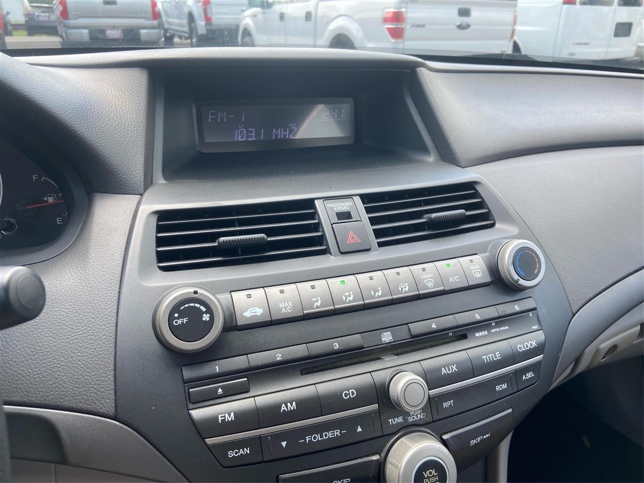 Honda Accord 4dr Sedan LX Auto 2010