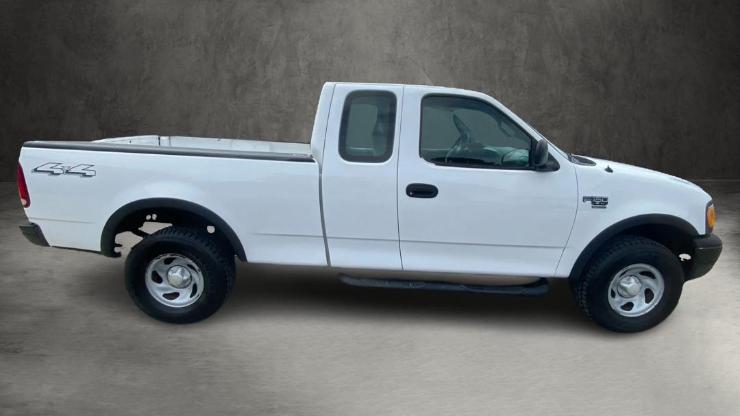 Ford F-150 XL SuperCab Long Bed 4WD 2001