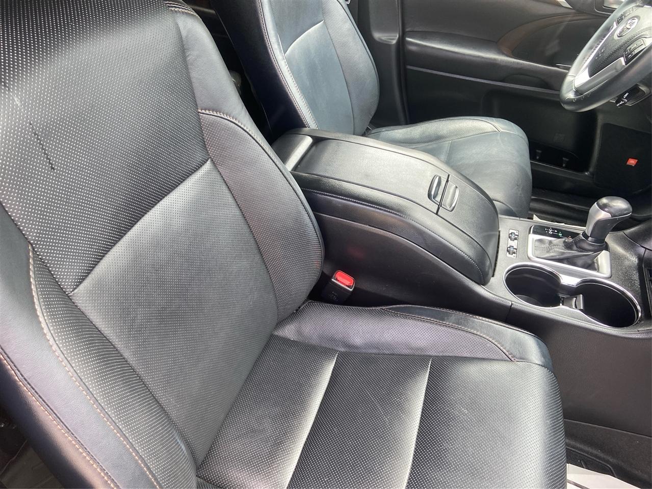 Toyota Highlander Limited FWD V6 2016