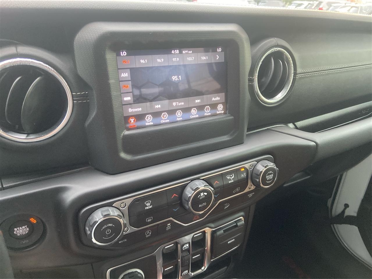 Jeep Wrangler Unlimited Sahara 2021