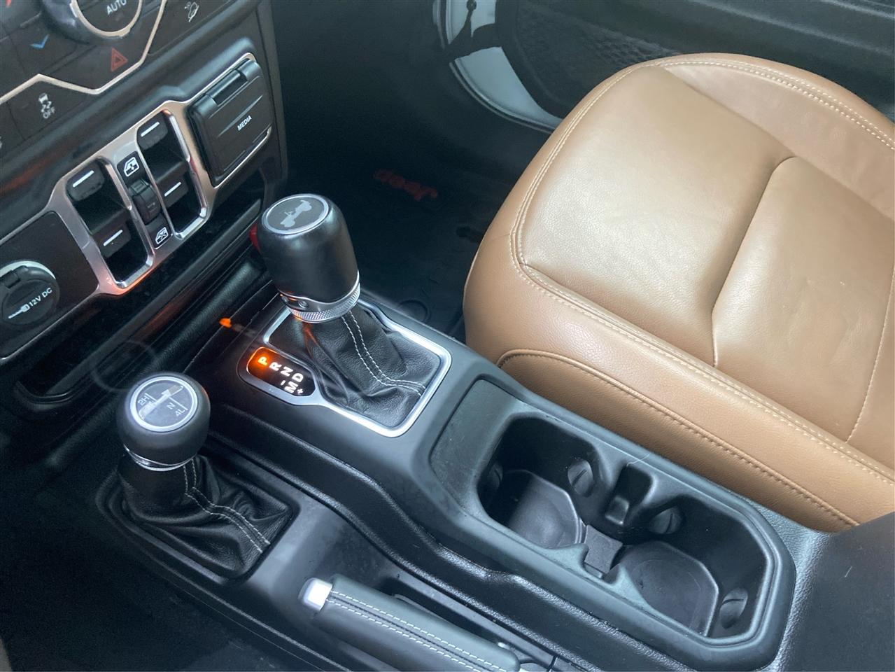Jeep Wrangler Unlimited Sahara 2021