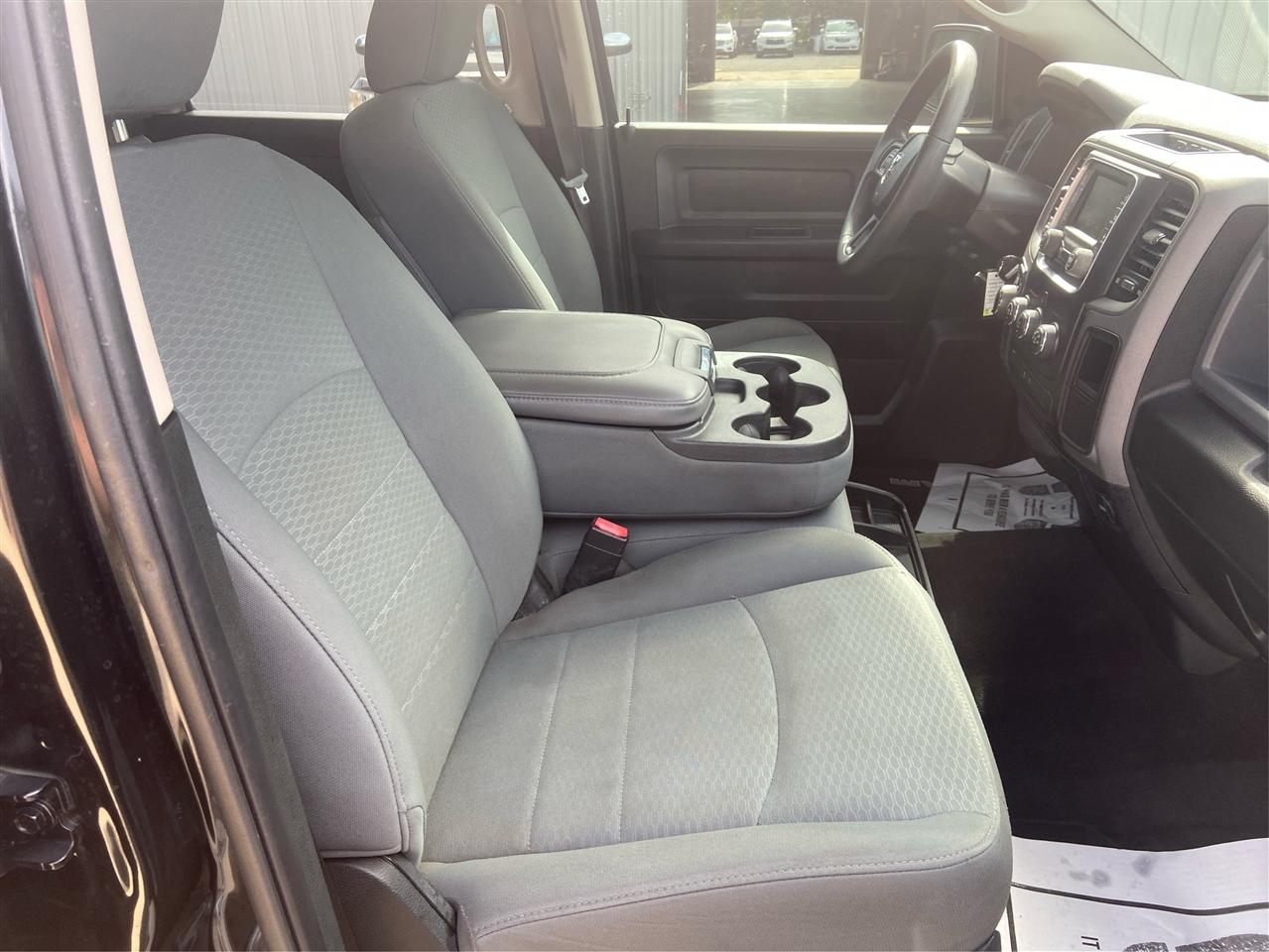 RAM 1500 Tradesman Crew Cab SWB 4WD 2018