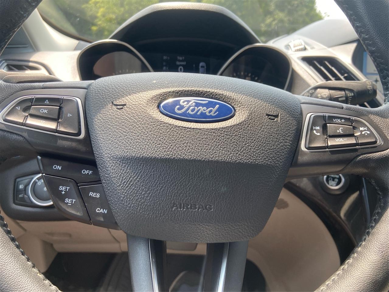 Ford Escape Titanium 4WD 2018