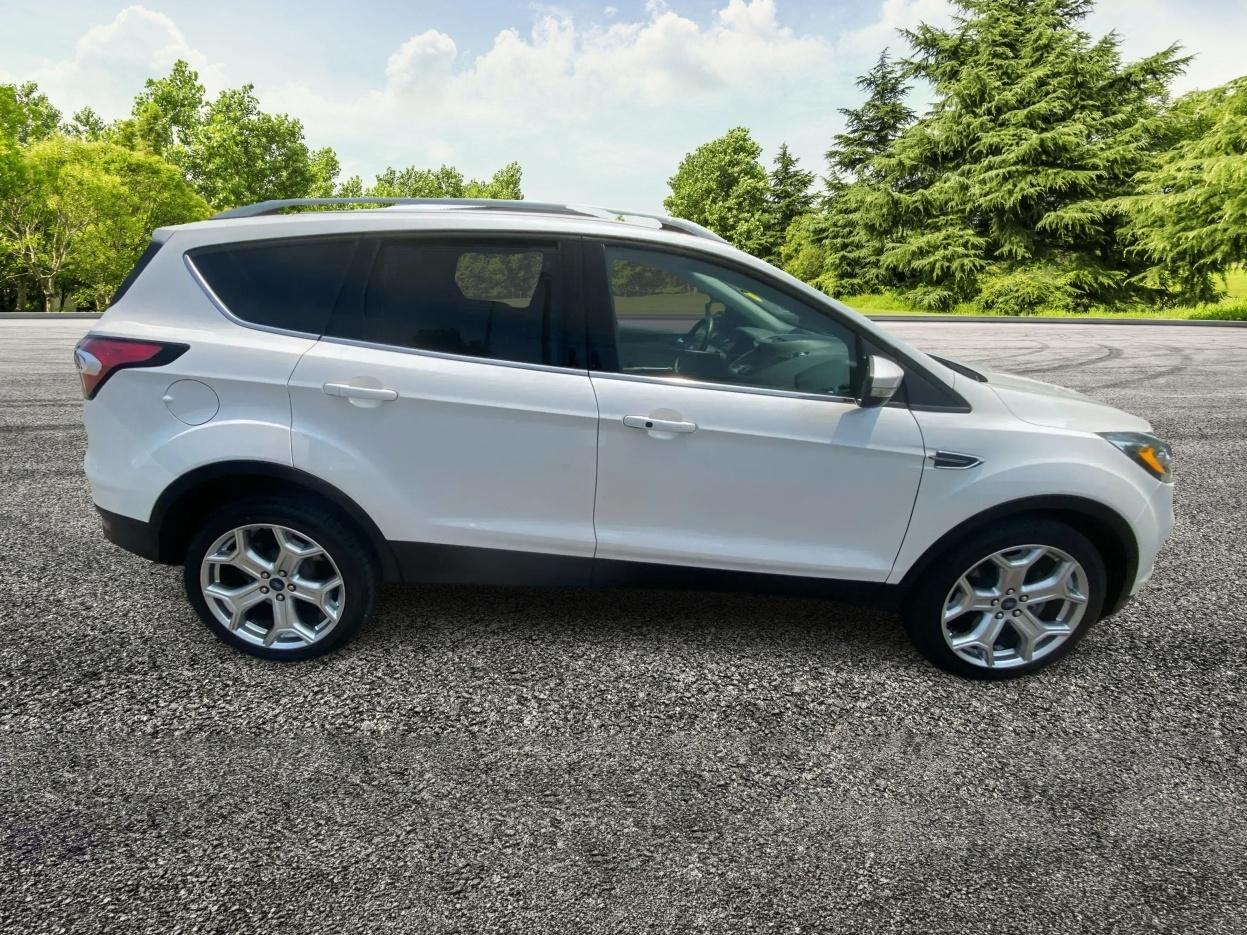 Ford Escape Titanium 4WD 2018