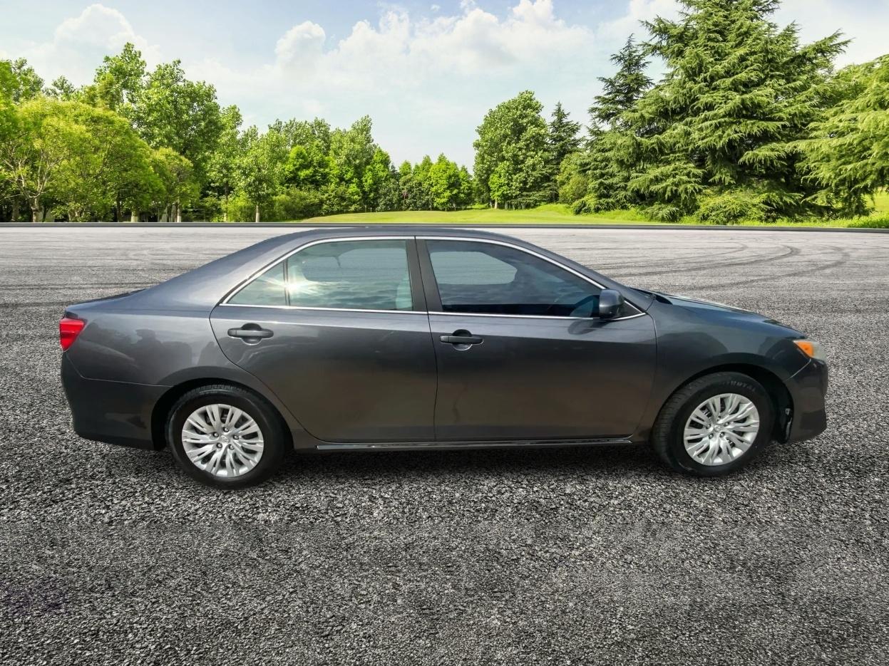 Toyota Camry LE 2014