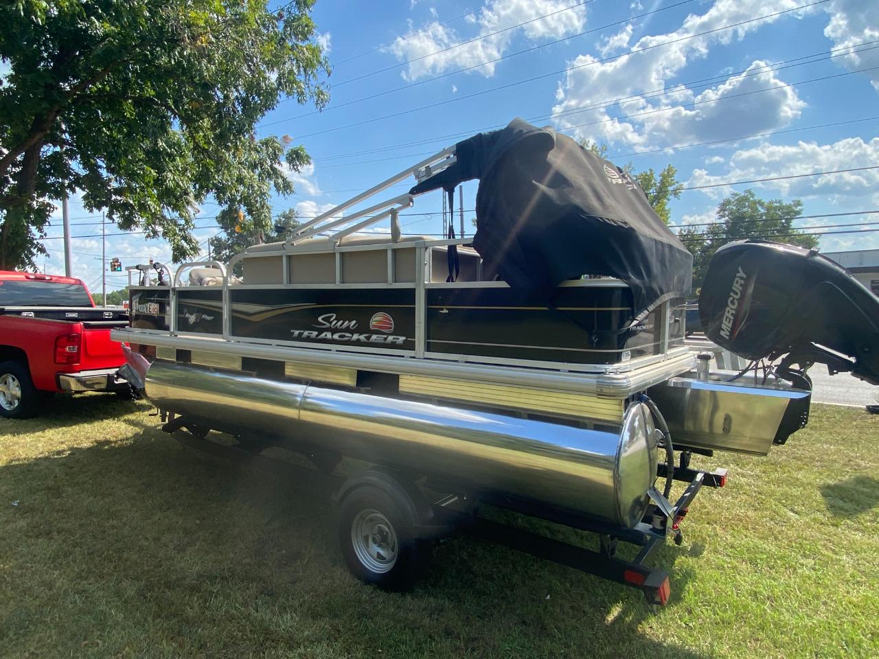 Sun Tracker Bass Buggy  2021