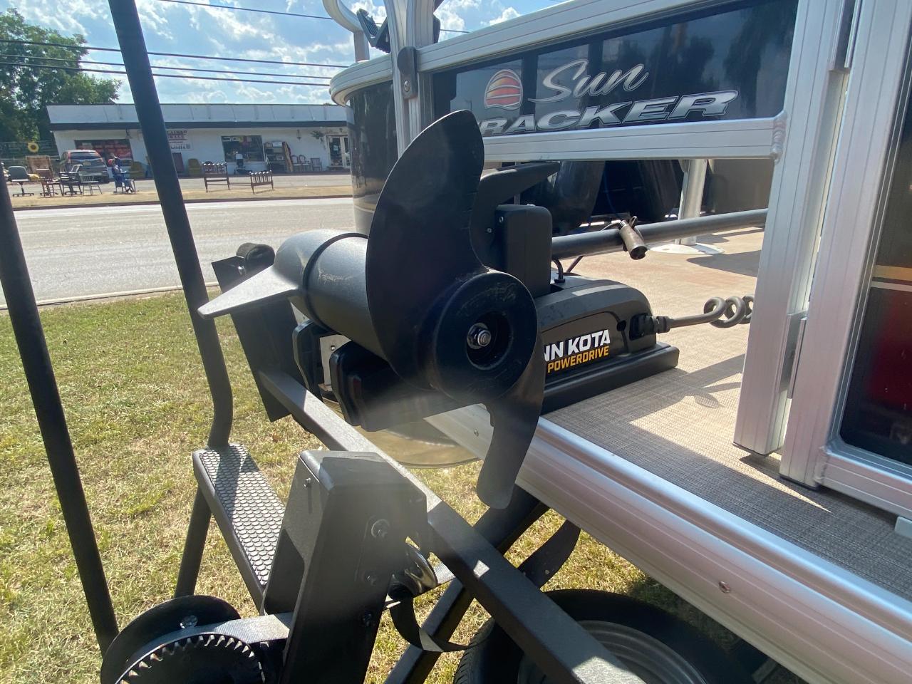 Sun Tracker Bass Buggy  2021