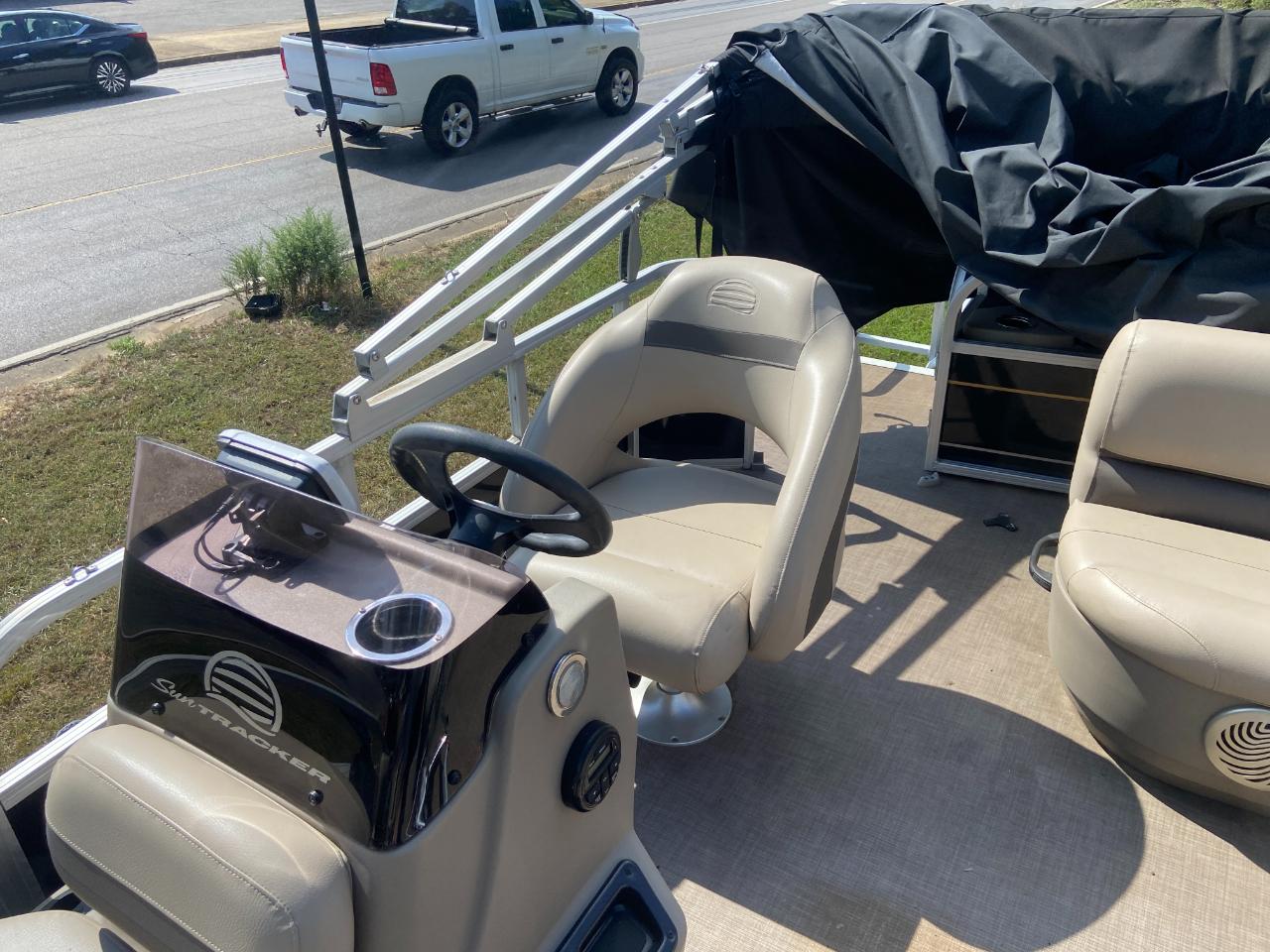 Sun Tracker Bass Buggy  2021