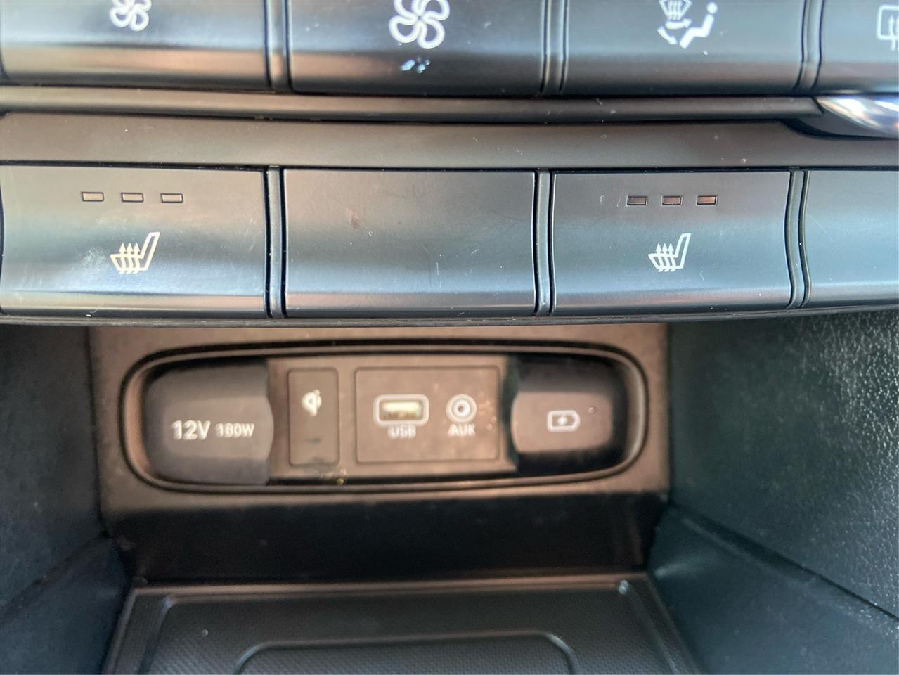 Hyundai Santa Fe SEL 2.0T w/Convenience and Premium Packages 2020