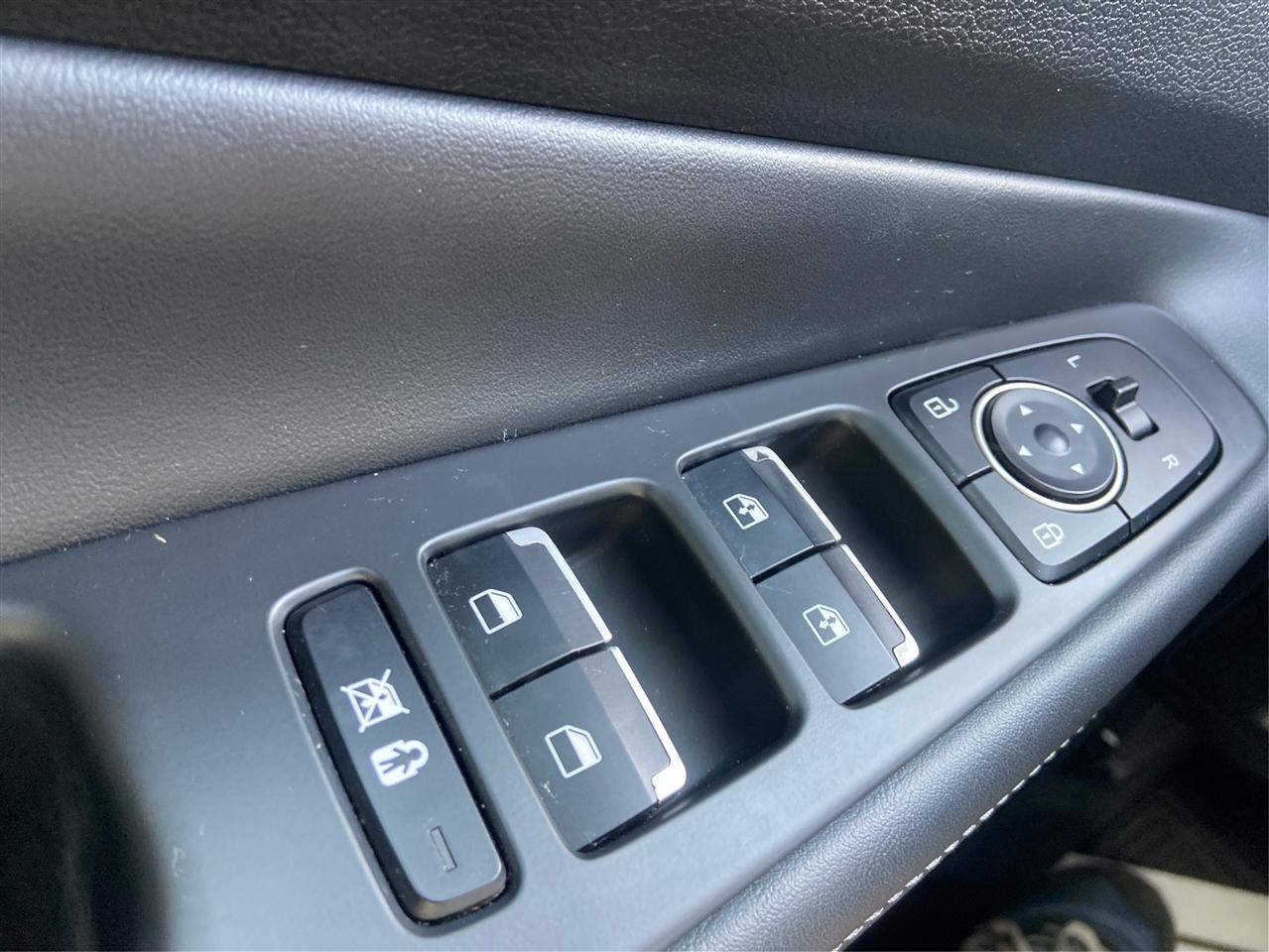 Hyundai Santa Fe SEL 2.0T w/Convenience and Premium Packages 2020