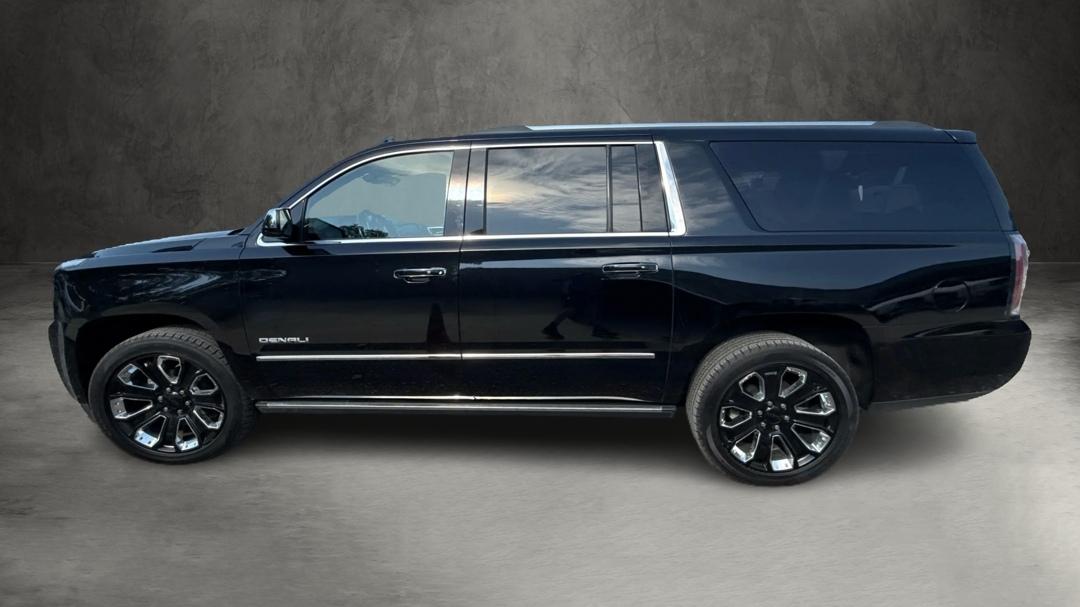GMC Yukon XL Denali 4WD 2019