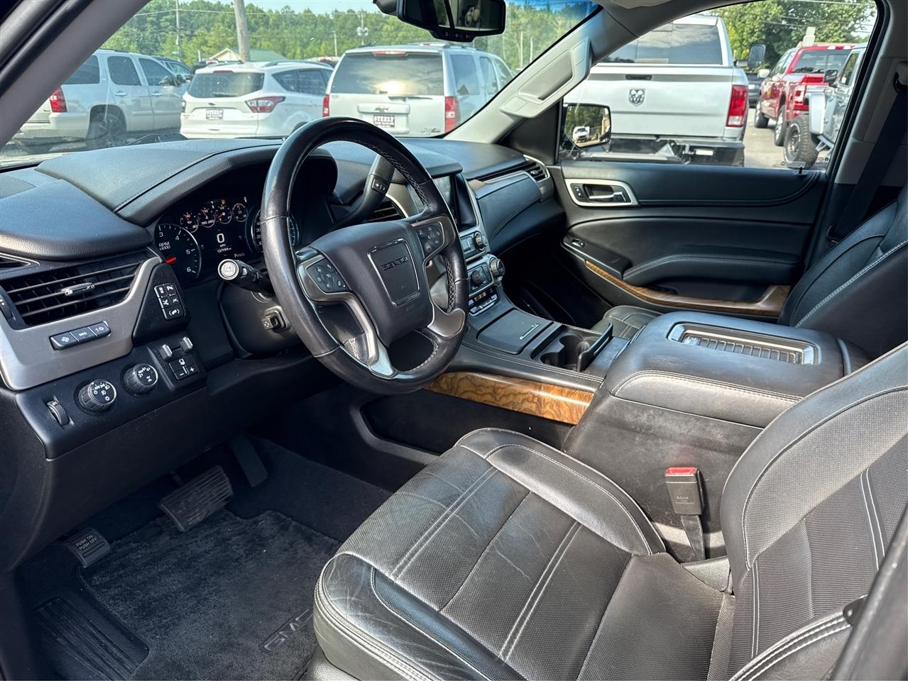 GMC Yukon XL Denali 4WD 2019