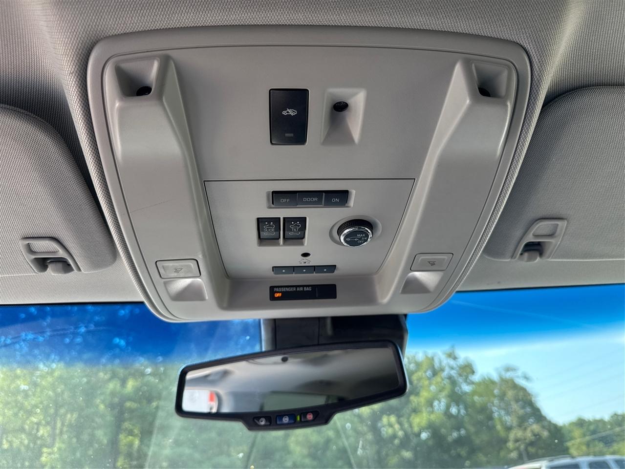 GMC Yukon XL Denali 4WD 2019
