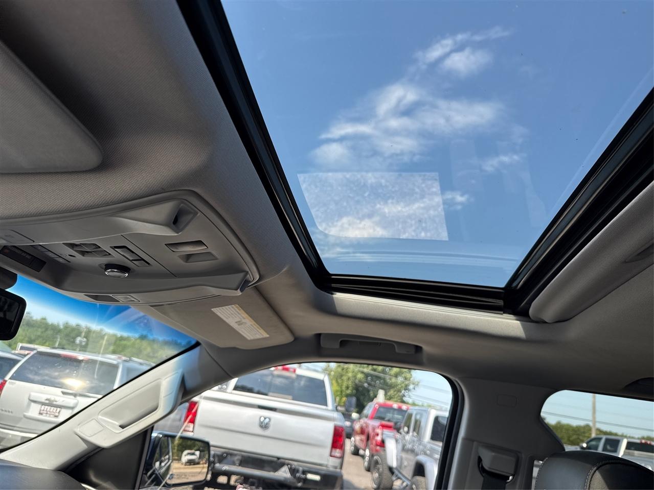 GMC Yukon XL Denali 4WD 2019