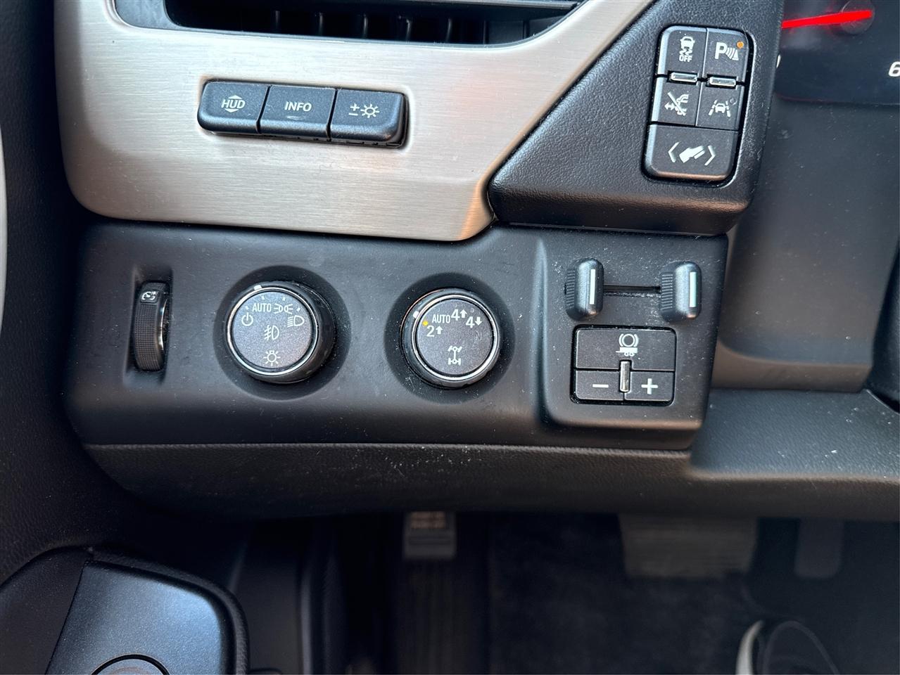 GMC Yukon XL Denali 4WD 2019