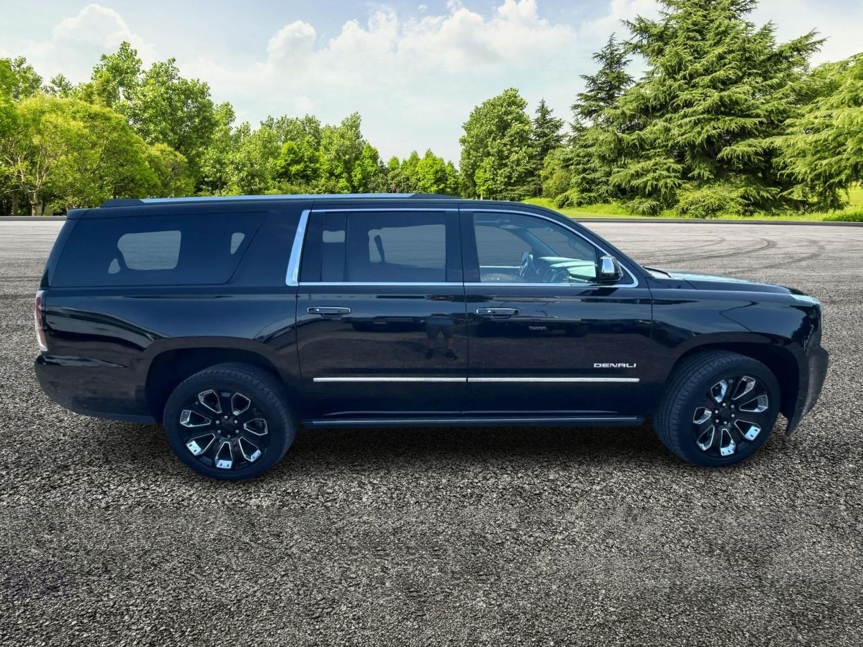 GMC Yukon XL Denali 4WD 2019