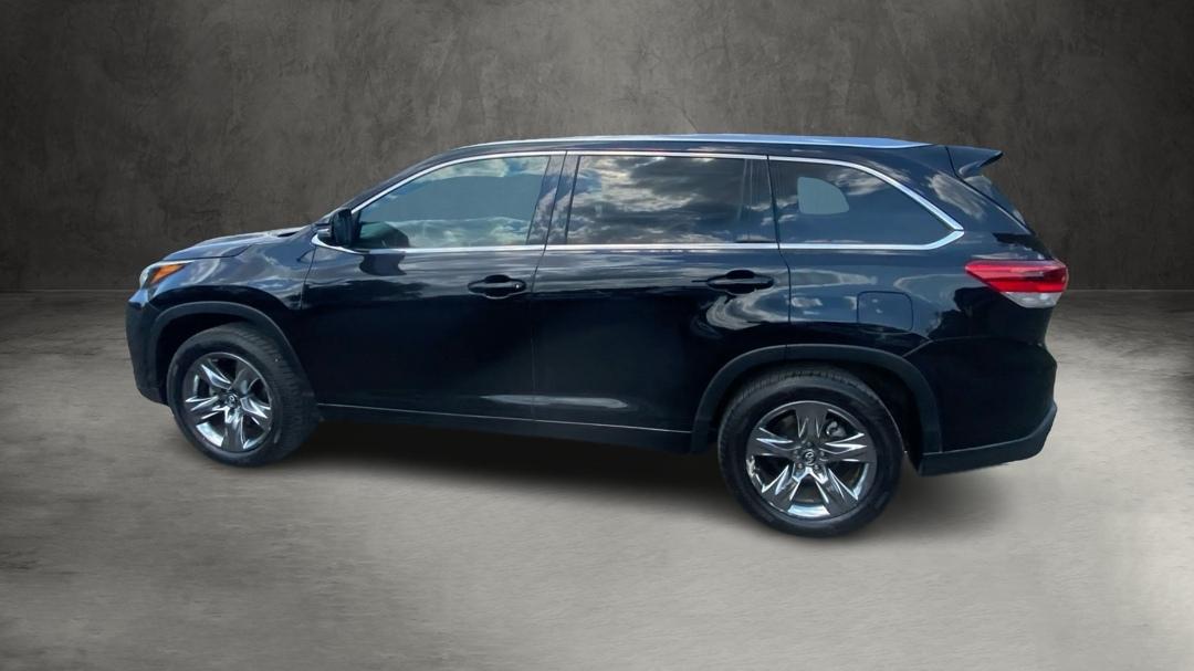 Toyota Highlander Limited FWD V6 2017