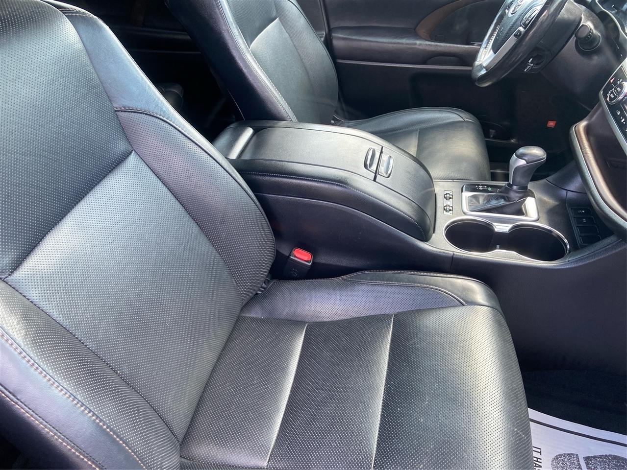 Toyota Highlander Limited FWD V6 2017