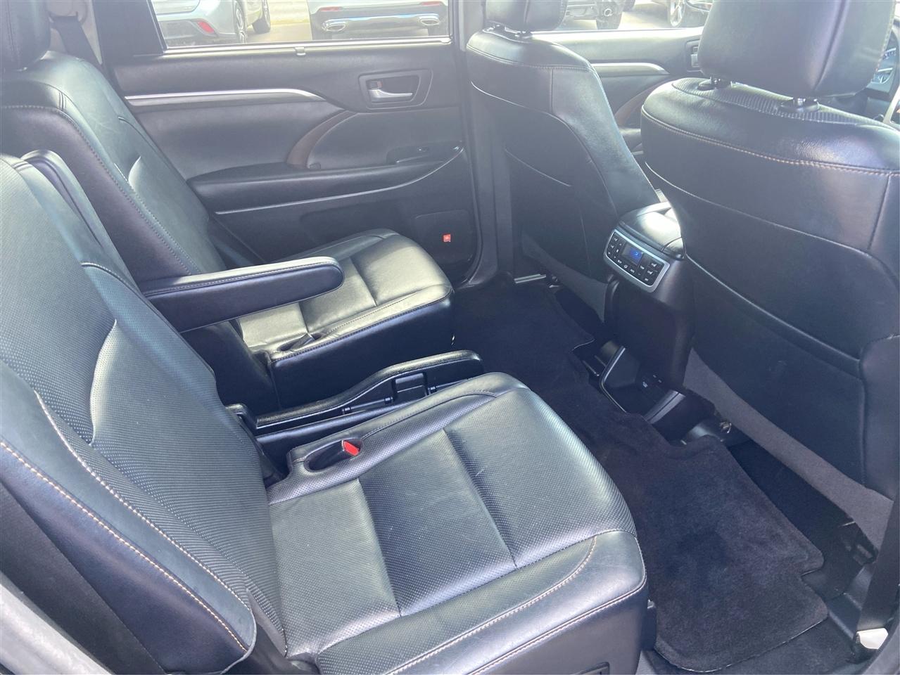 Toyota Highlander Limited FWD V6 2017