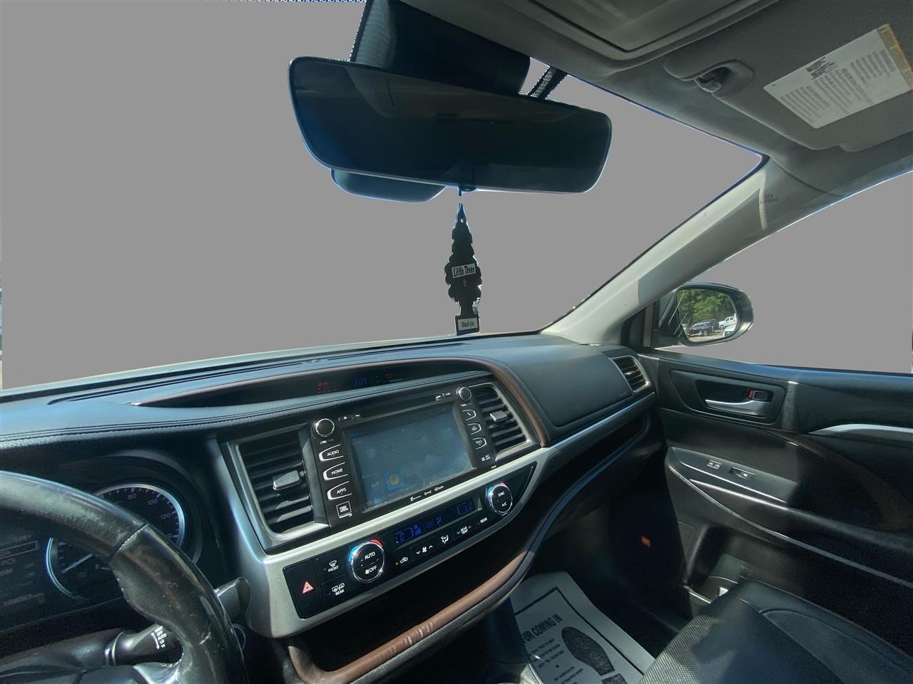 Toyota Highlander Limited FWD V6 2017