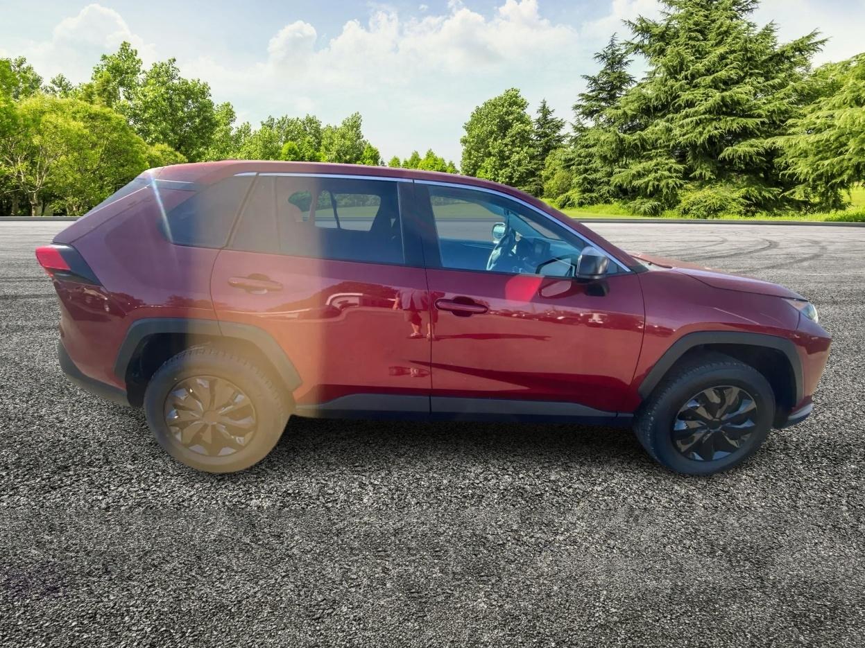 Toyota RAV4 LE 2022