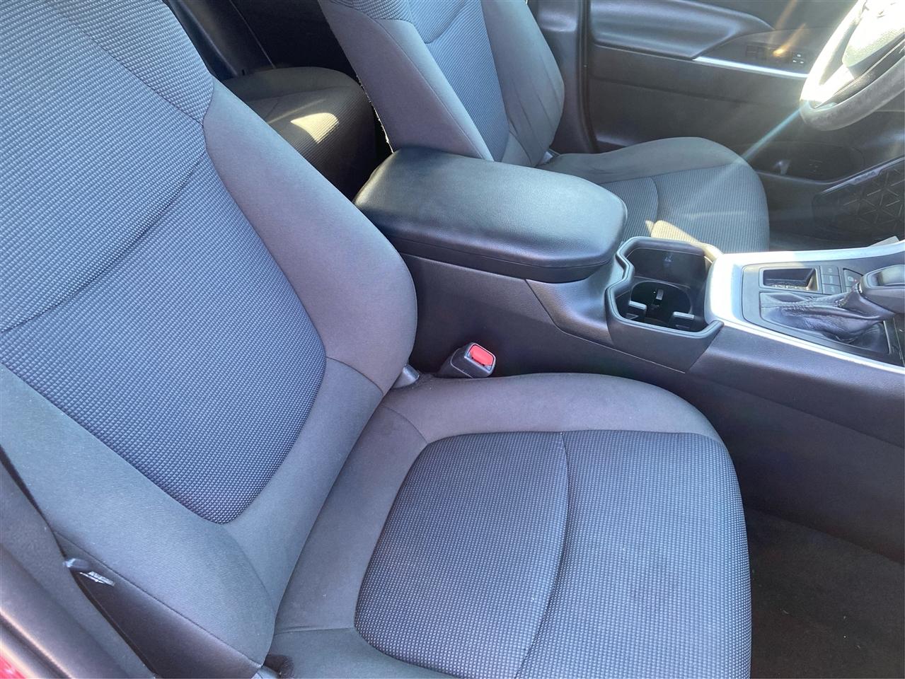 Toyota RAV4 LE 2022