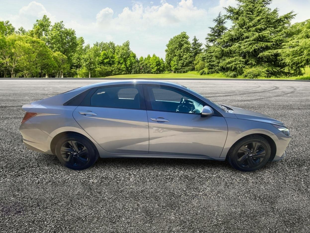 Hyundai Elantra SEL 2021
