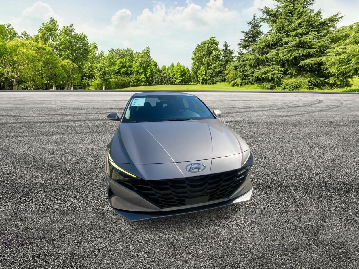 Hyundai Elantra SEL 2021