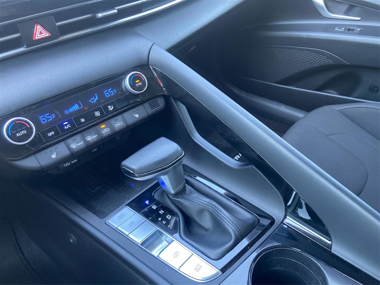 Hyundai Elantra SEL 2021