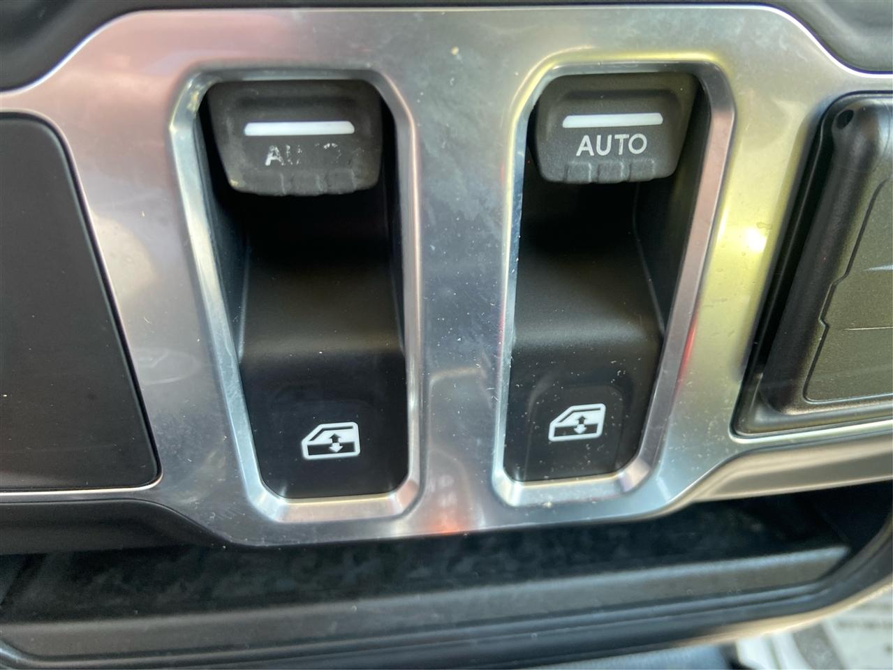 Jeep Wrangler Sport 4WD 2018