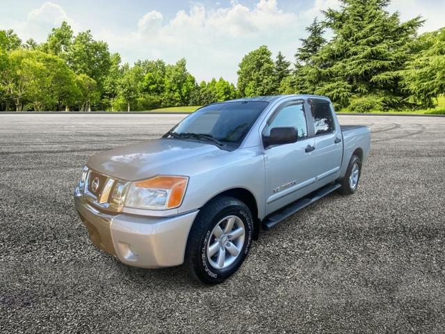 2010 Nissan Titan SE Crew Cab