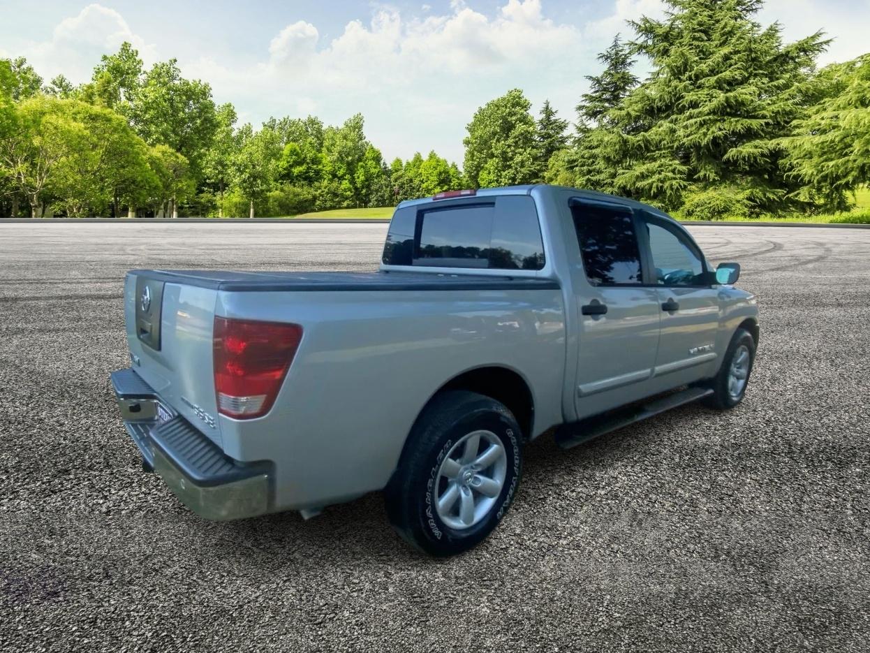 Nissan Titan SE Crew Cab 2WD SWB 2010