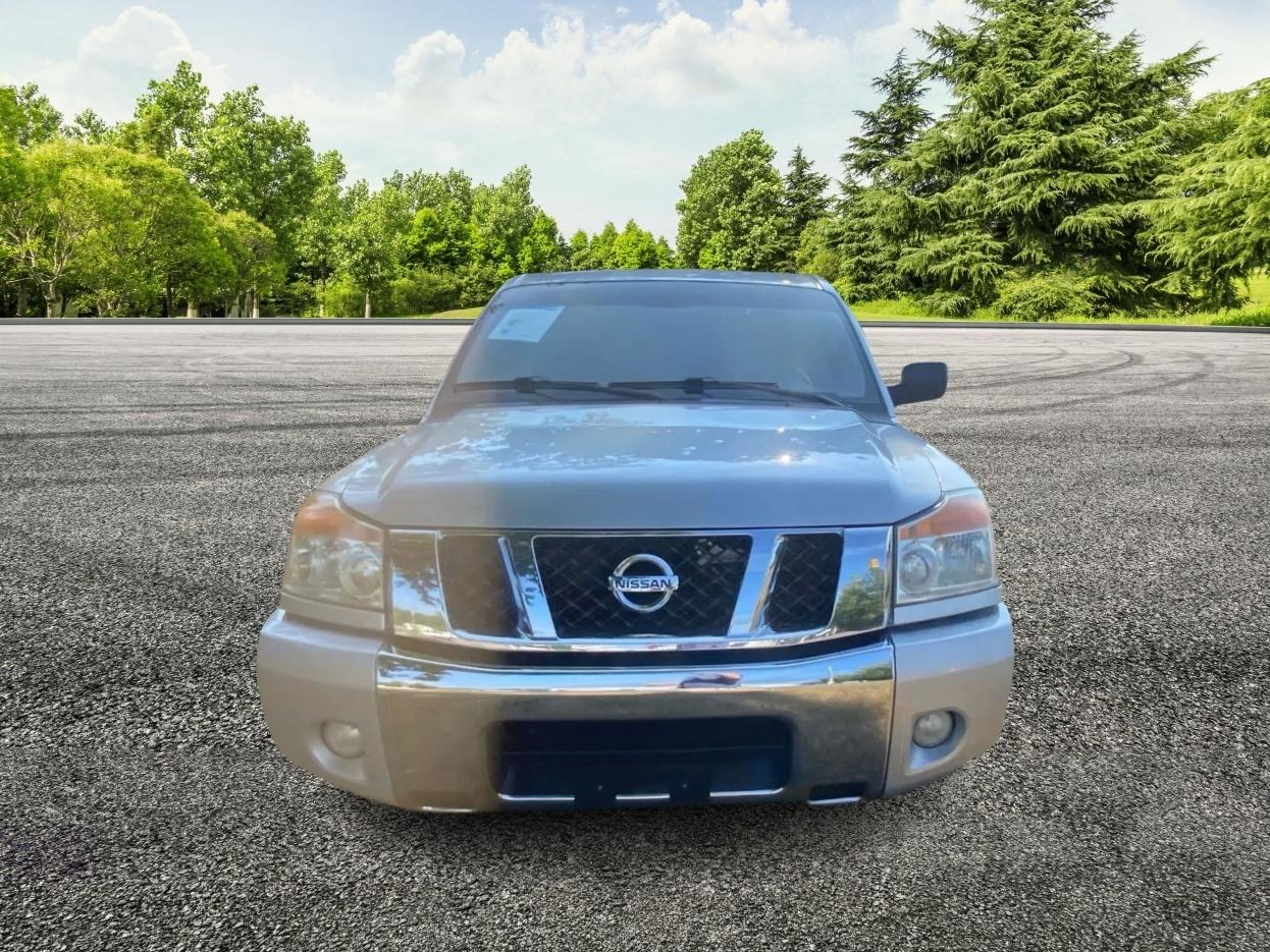 Nissan Titan SE Crew Cab 2WD SWB 2010