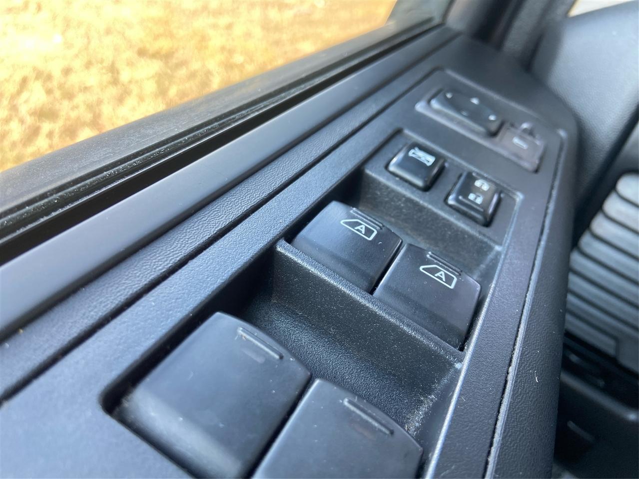 Nissan Titan SE Crew Cab 2WD SWB 2010
