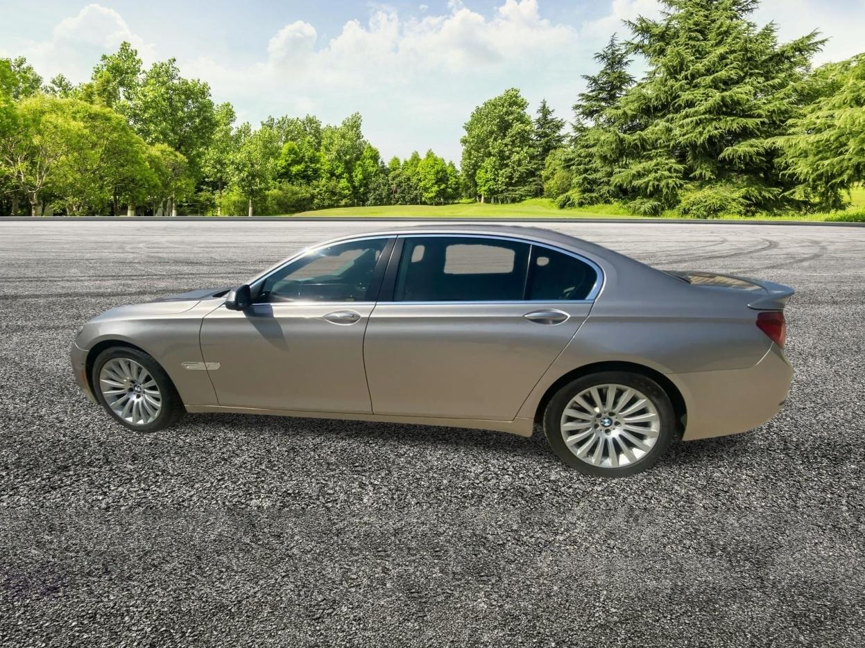 BMW 7-Series 750Li 2013