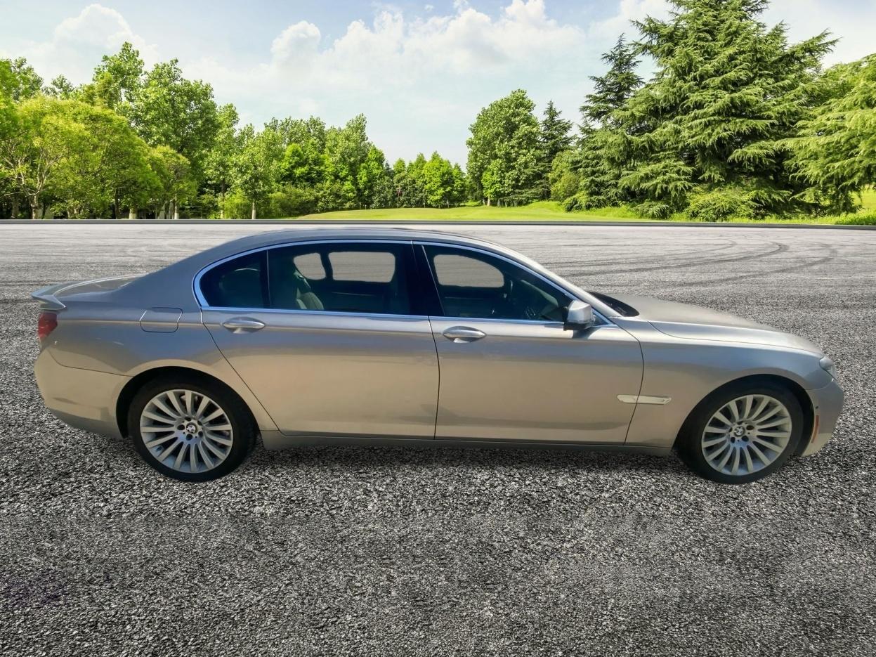 BMW 7-Series 750Li 2013