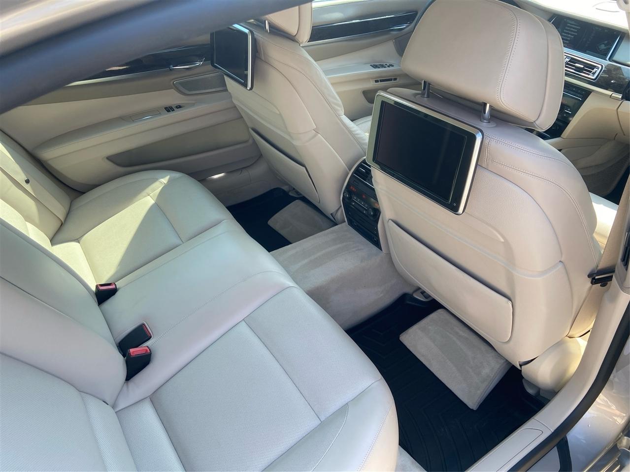 BMW 7-Series 750Li 2013