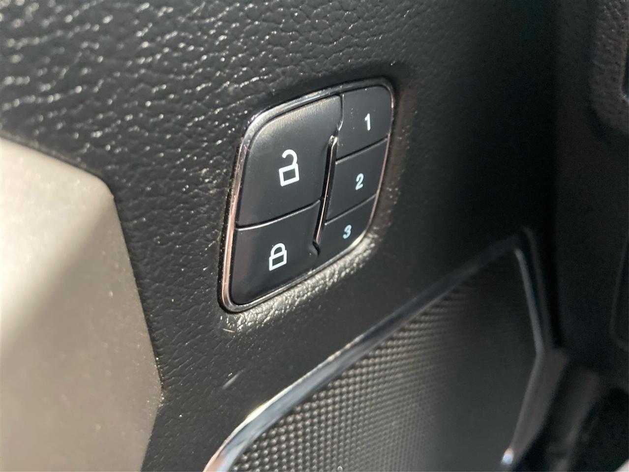 Ford F-150 SuperCrew 139" Lariat 4WD 2018