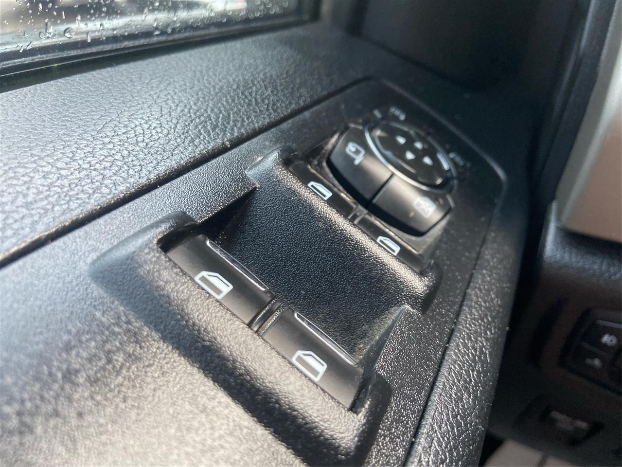 Ford F-150 SuperCrew 139" Lariat 4WD 2018