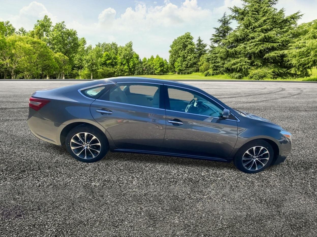 Toyota Avalon XLE 2016