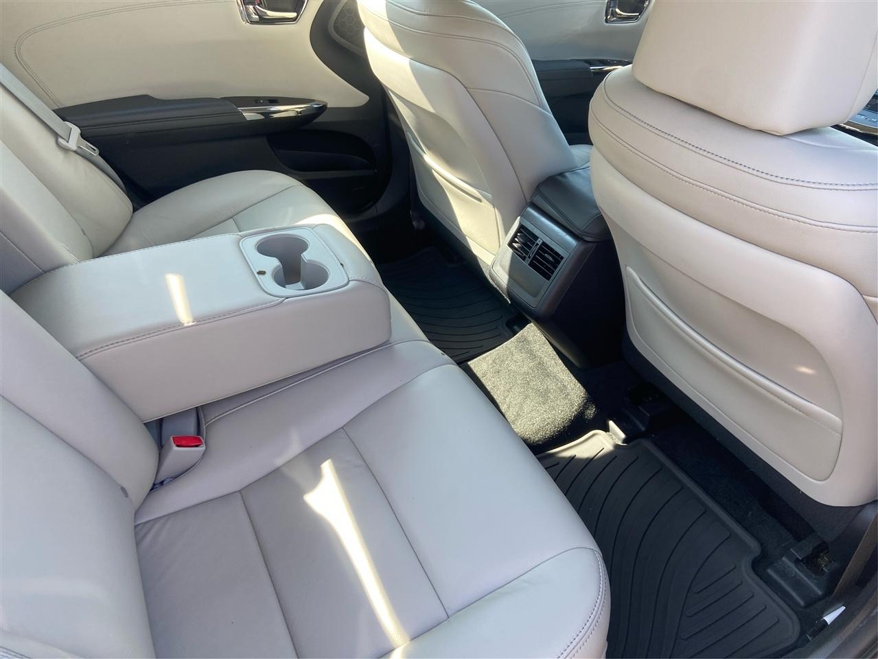 Toyota Avalon XLE 2016