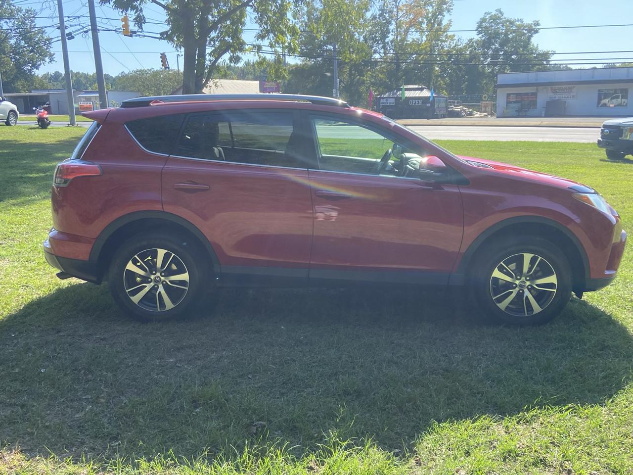 Toyota RAV4 XLE FWD 2017