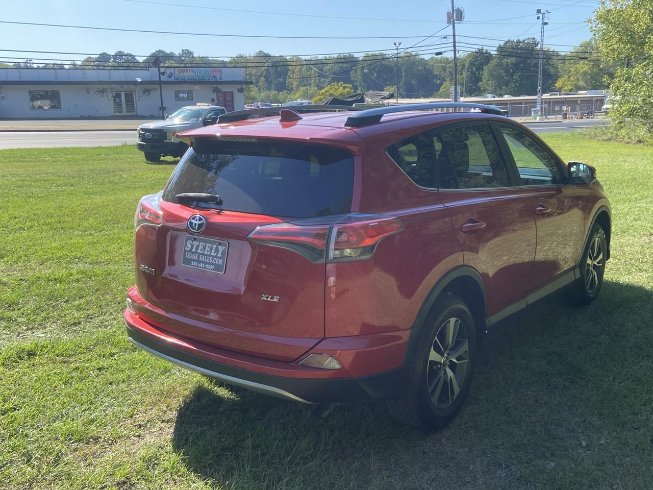Toyota RAV4 XLE FWD 2017