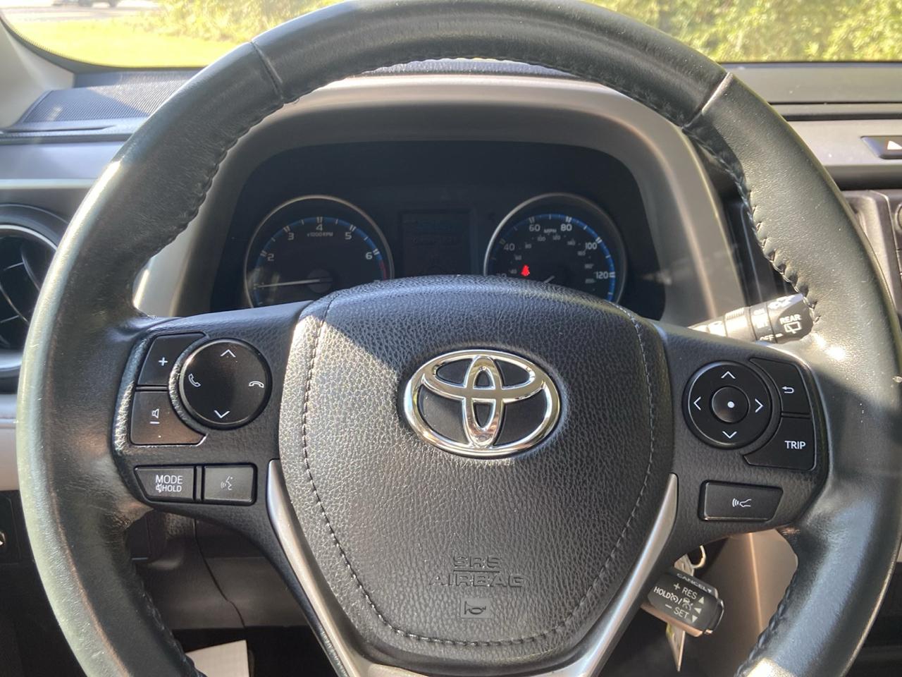 Toyota RAV4 XLE FWD 2017