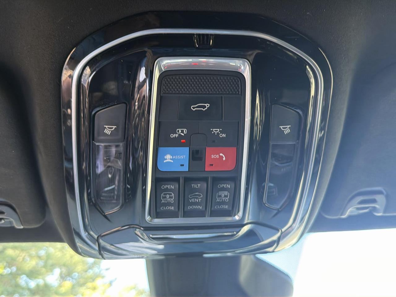 Jeep Grand Wagoneer Series II 4WD 2022