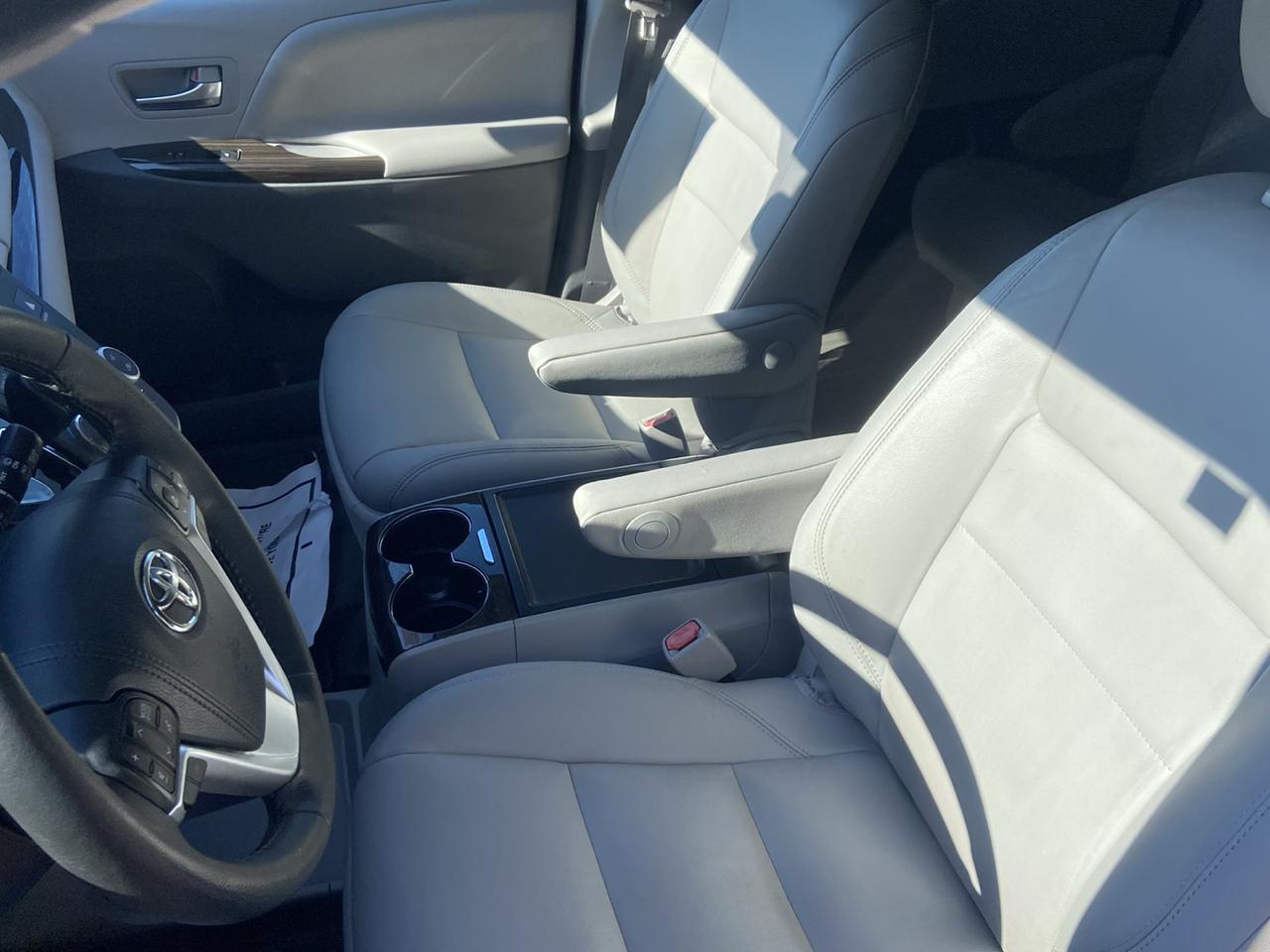 Toyota Sienna Limited Premium 7-Passenger 2020