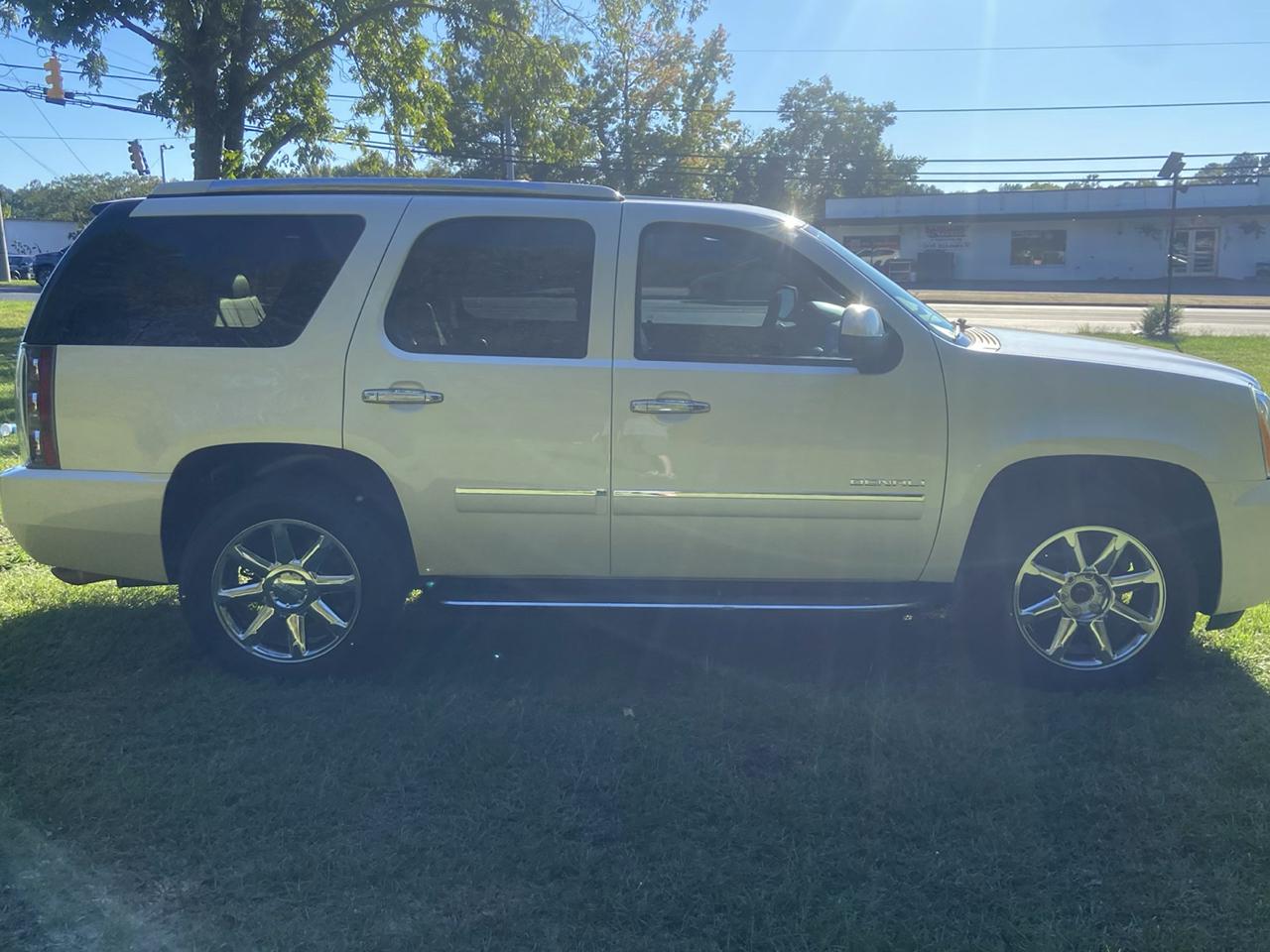 GMC Yukon Denali 4WD 2013