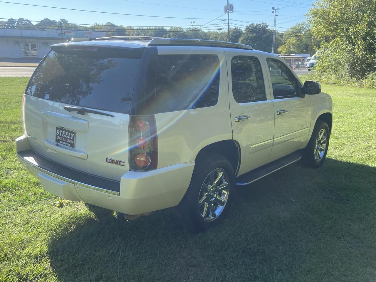 GMC Yukon Denali 4WD 2013