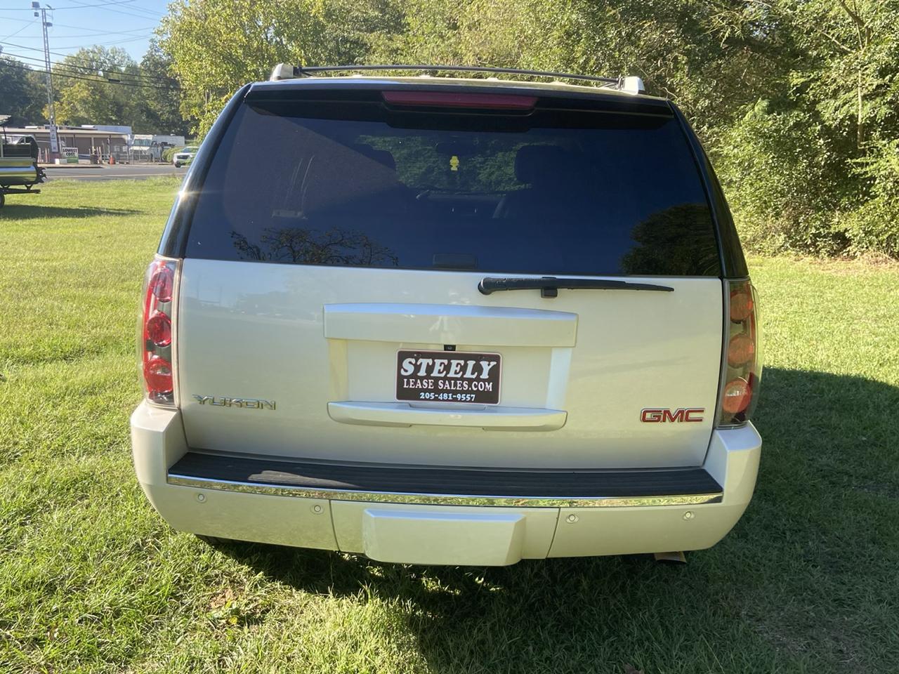 GMC Yukon Denali 4WD 2013